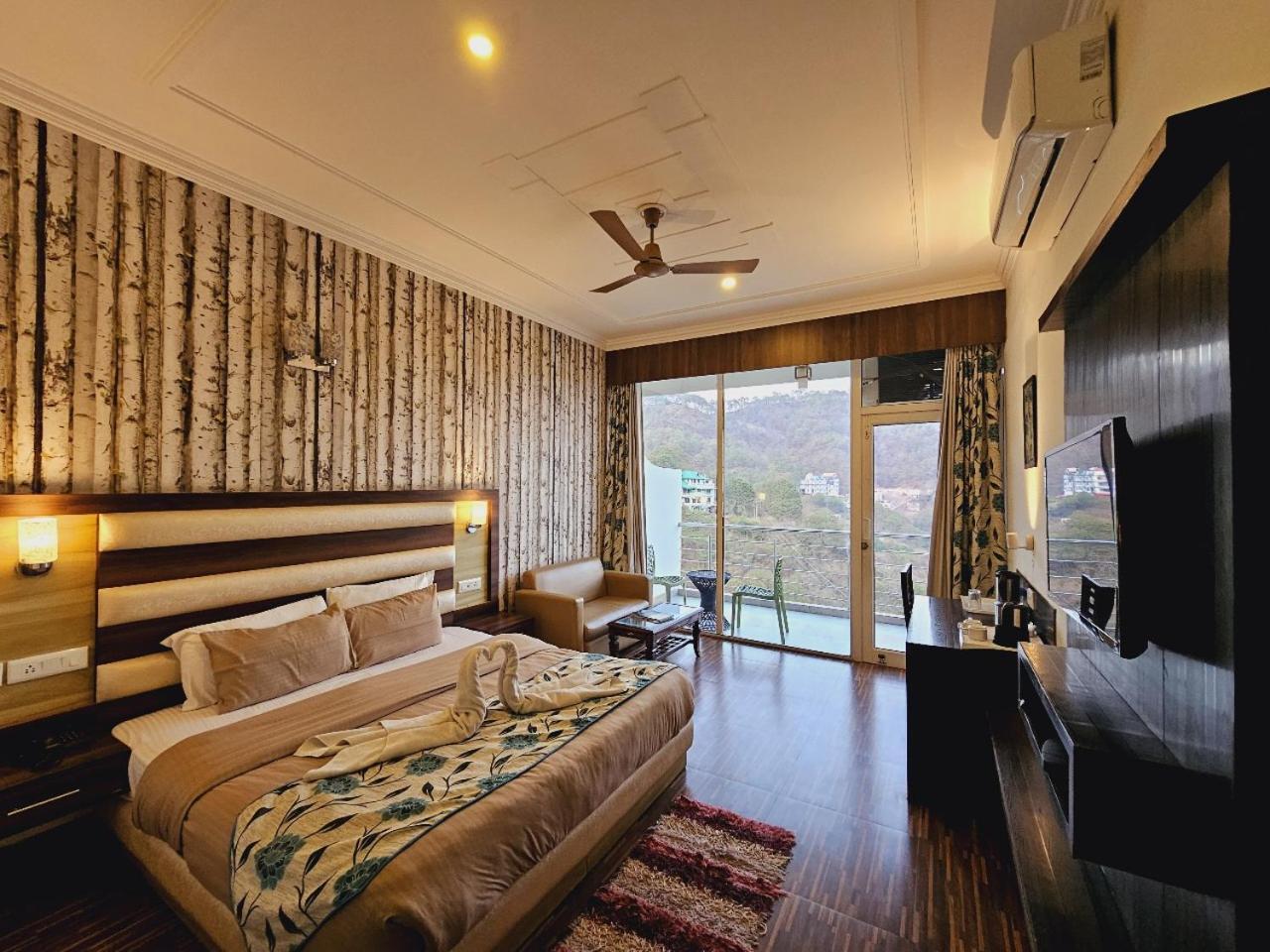 Hotel Kasauli View !! Balcony Rooms ! Terrace ! Restaurant ! Main Highway ! Garden !! Eksteriør billede